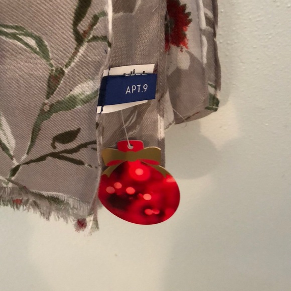 Scarf - Picture 3 of 4